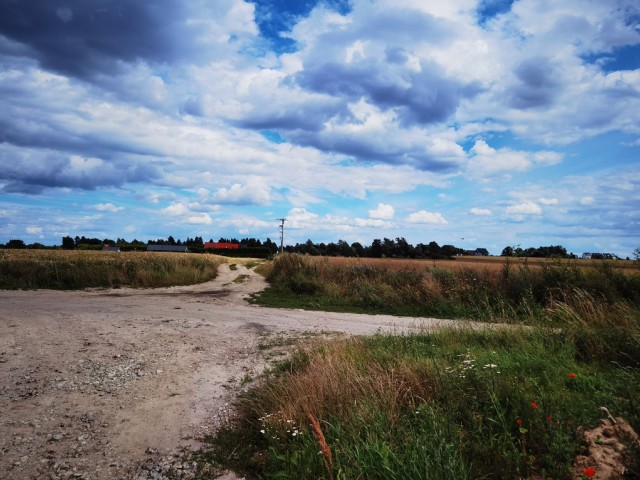 Działka pod dom i usługi z pięknymi widokami