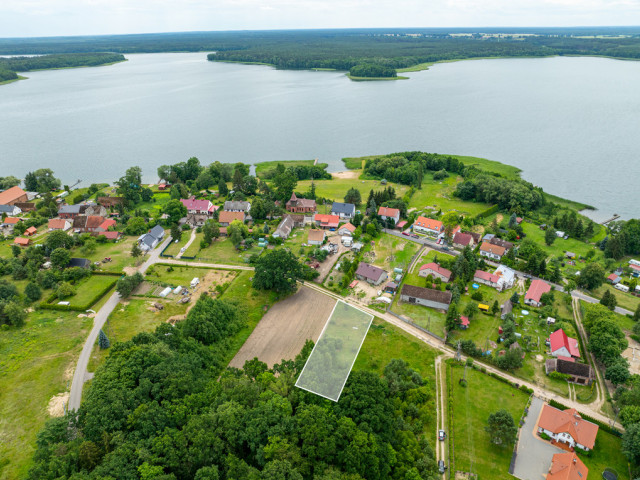 Działka pod budowę domu nad jeziorem Pile